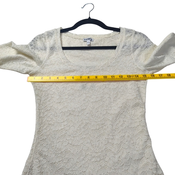 Express Off White Half Sleeve Floral Lace Top Size Small Slim Fit Sheer - Picture 5 of 5